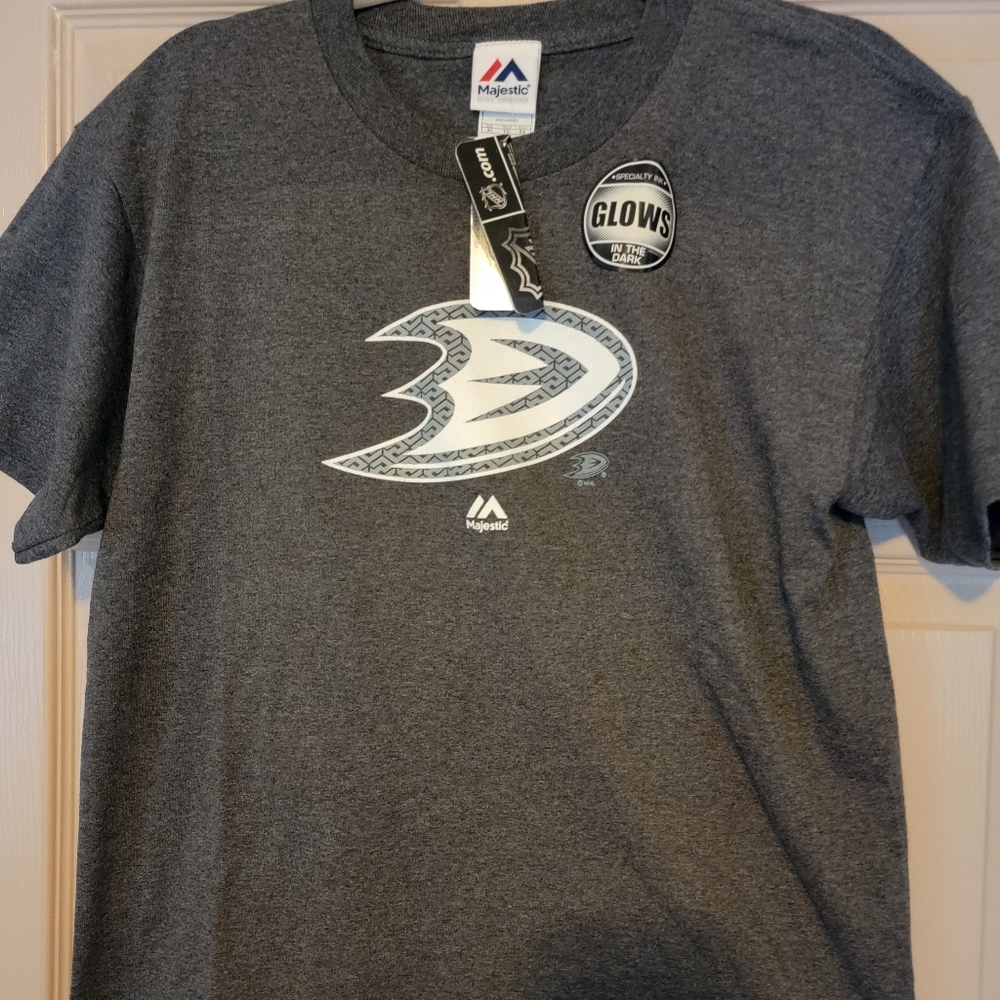Anaheim Ducks Glow in the Dark Youths T-Shirt X-Large